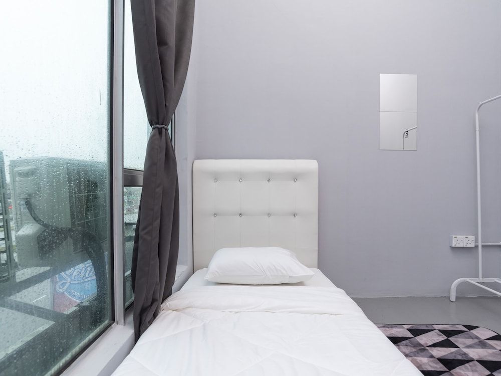 undefined SPOT ON 89757 The Rooms JB 4