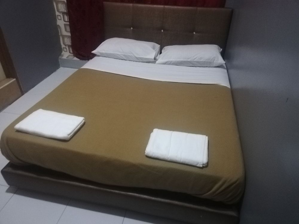 SPOT ON 90095 Slk Hotel Standard Double Room 3