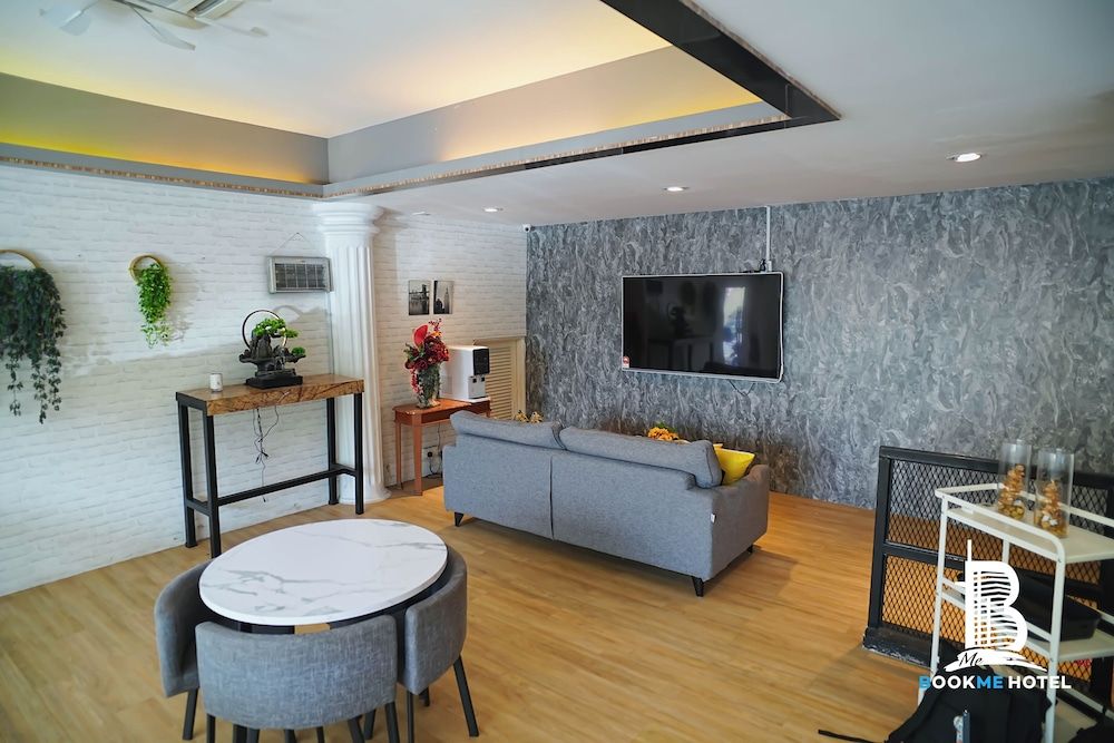 undefined BookMe Hotel 7