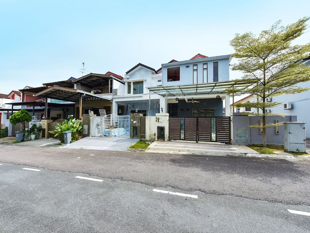 undefined OYO Home 90532 Casa Azlinda Muslim 3