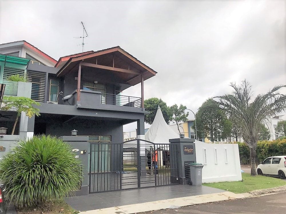 undefined OYO 90476 Casa Azlinda Muslim Homestay I 2