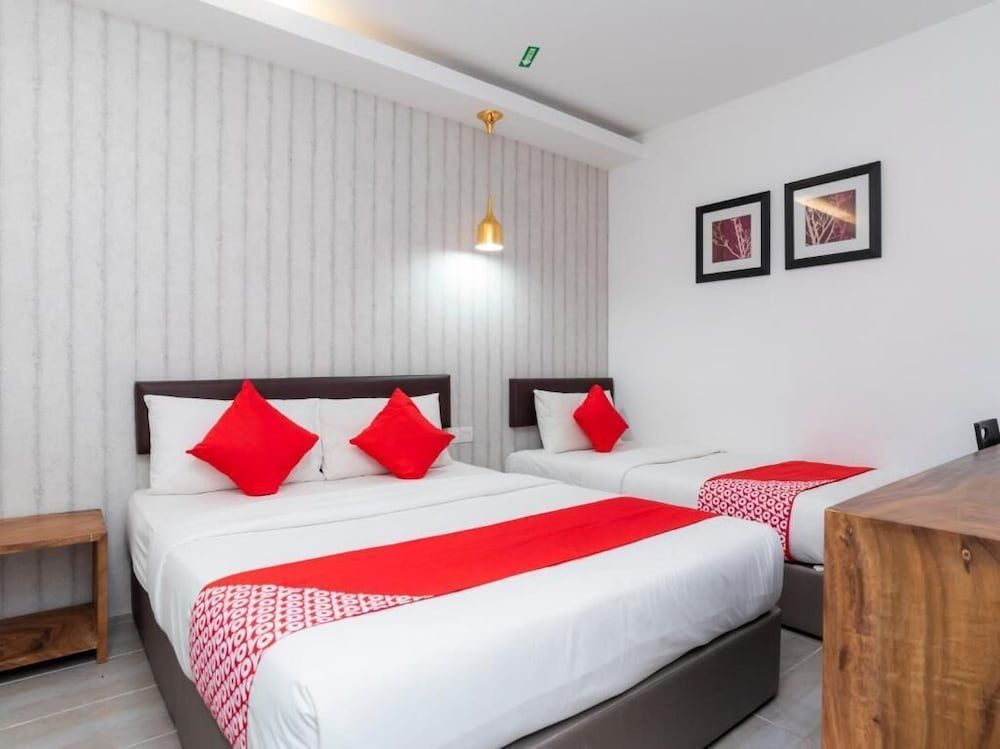 undefined Big Big Hotel 4