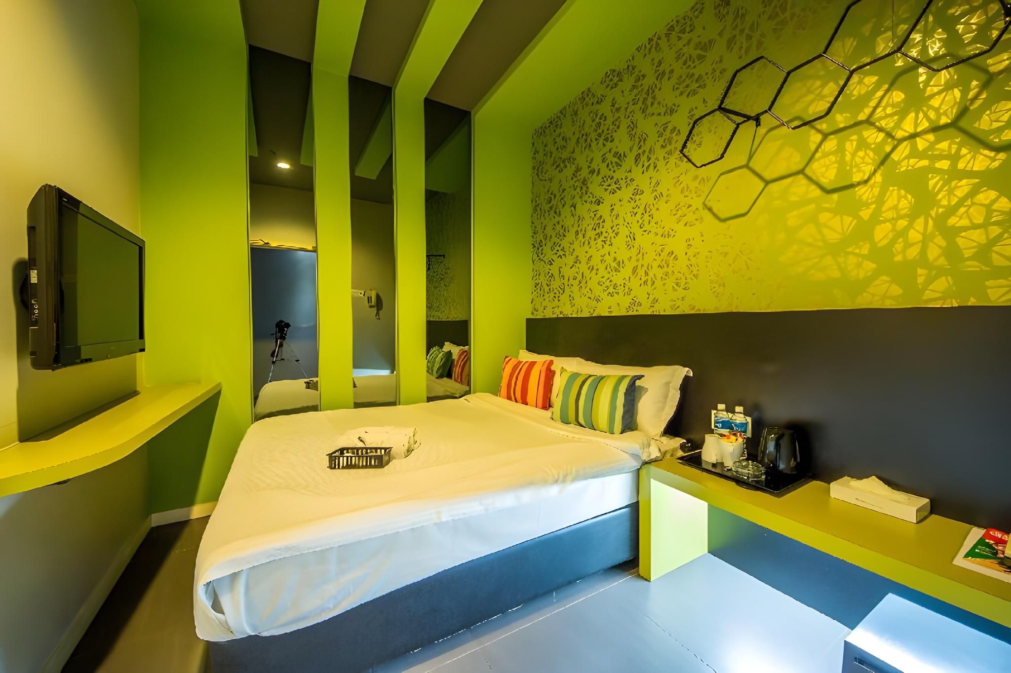 Standard Queen Room