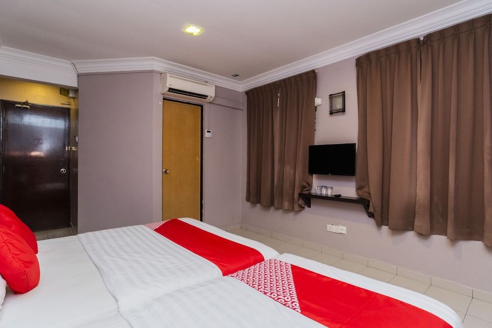 undefined OYO 44027 Golden Horse Hotel 5