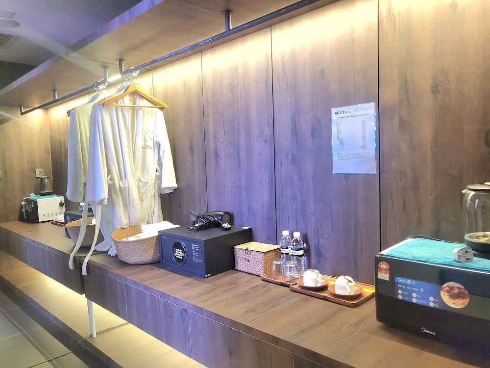 Roxy Hotel and Apartments Deluxe Room 3