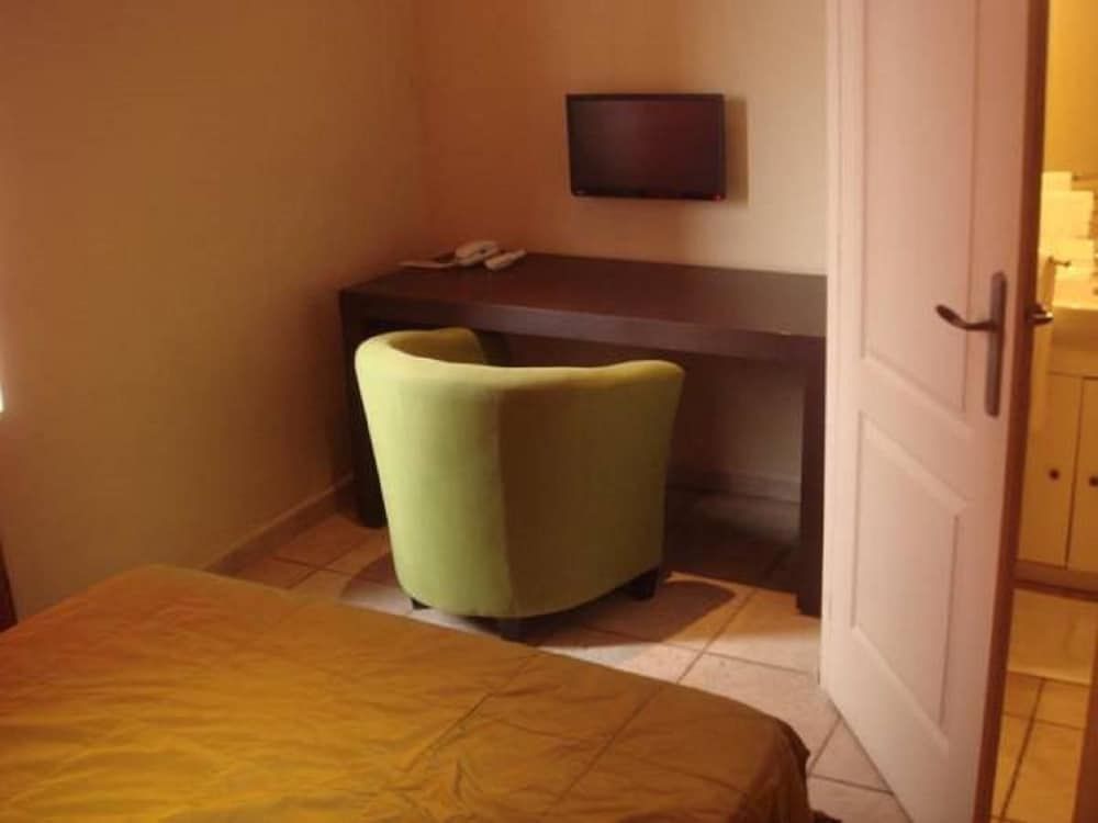 Hotel La Maillane Double Room, 1 Double Bed, Non Smoking 5