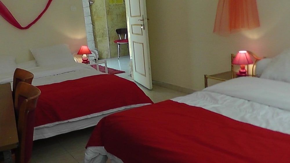 undefined Hotel de la Renaissance 2