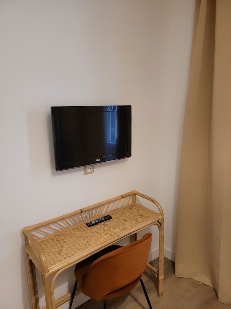 Le M Hôtel Classic Twin Room 10