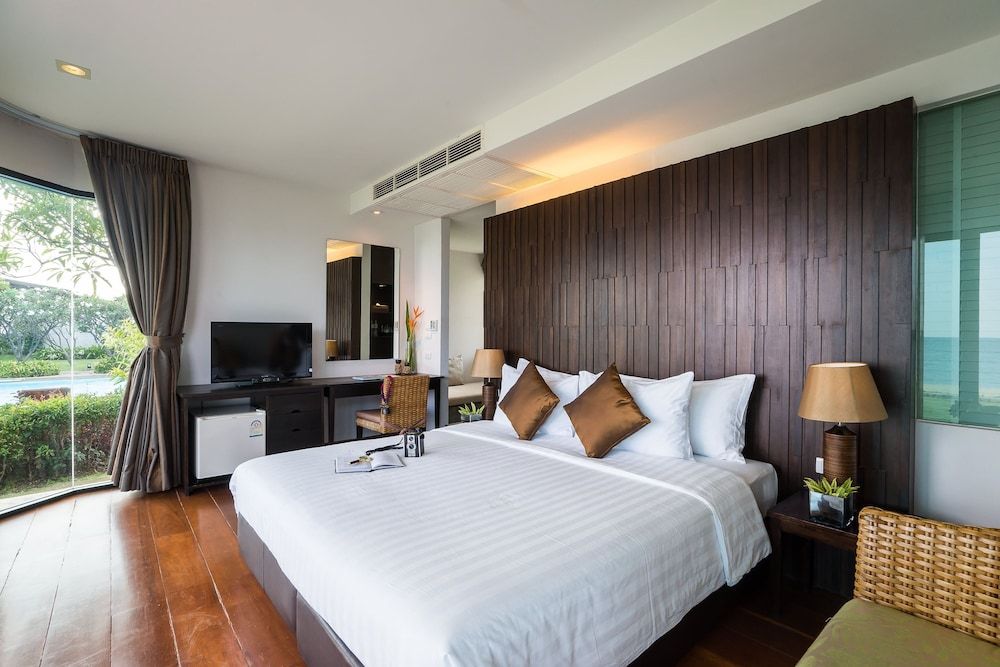 i Tara Resort & Spa Beachfront Villa