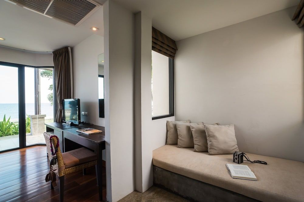 i Tara Resort & Spa Beachfront Villa 11