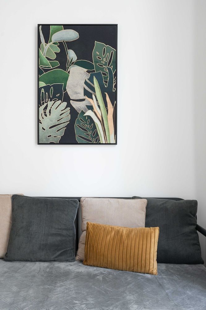 Les Petits Pavillons Luxury Apartment 9