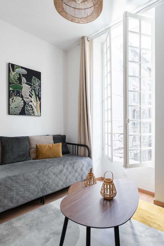 Les Petits Pavillons Luxury Apartment 14
