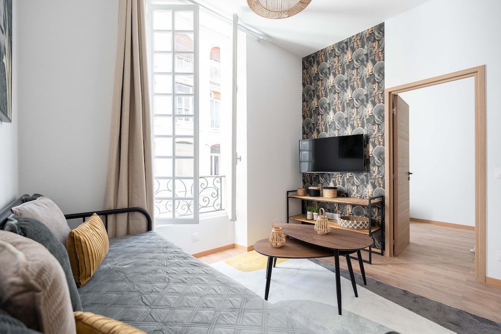 Les Petits Pavillons Luxury Apartment 16