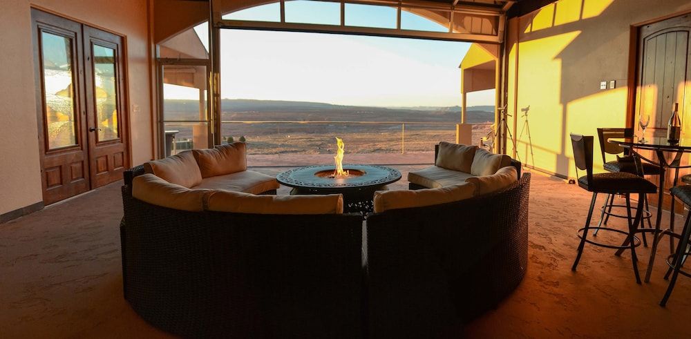 undefined Oasis on the Rim 5