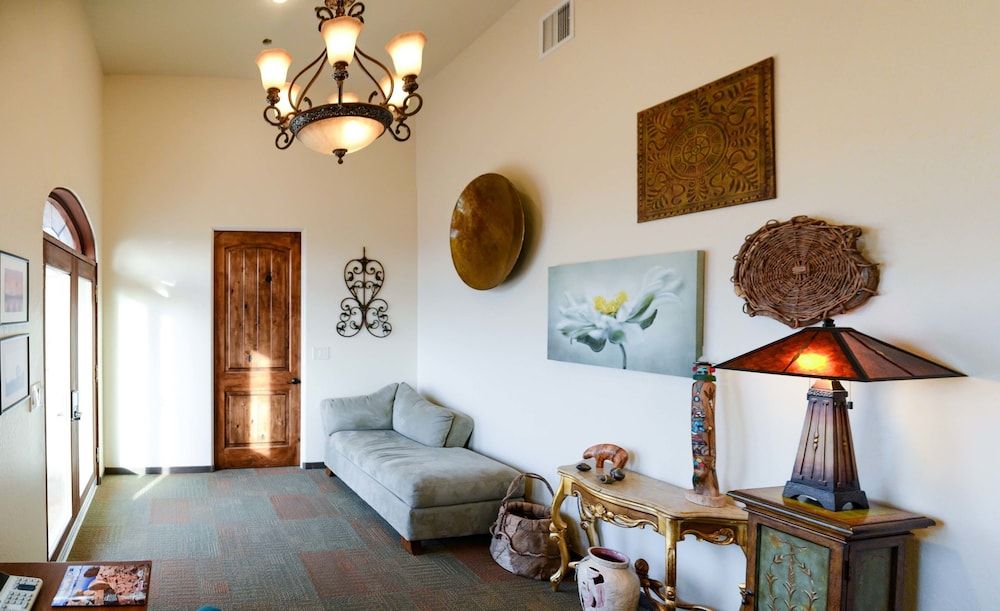 undefined Oasis on the Rim 10