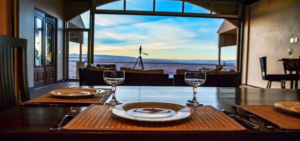 undefined Oasis on the Rim 6