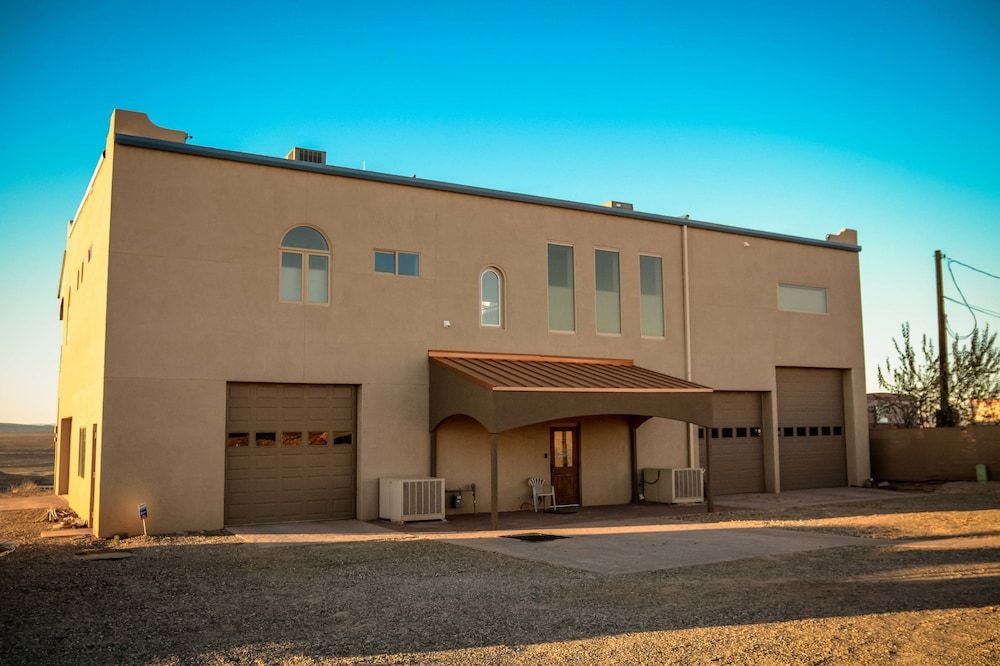 undefined Oasis on the Rim 2