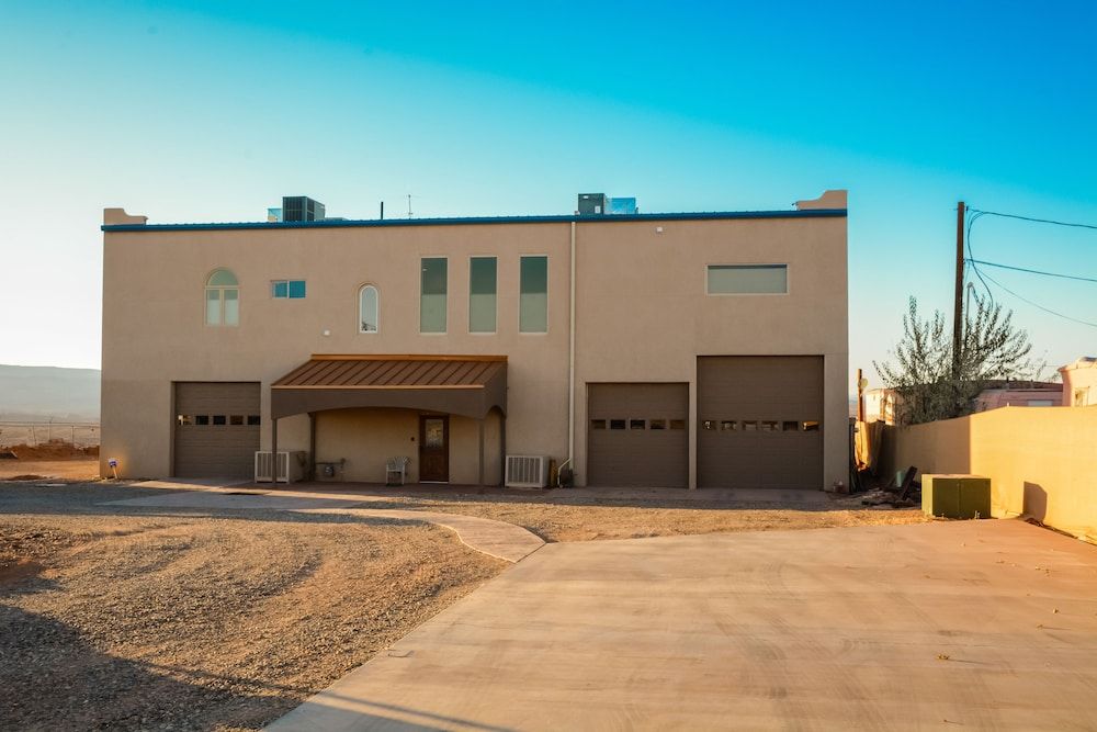 undefined Oasis on the Rim 3