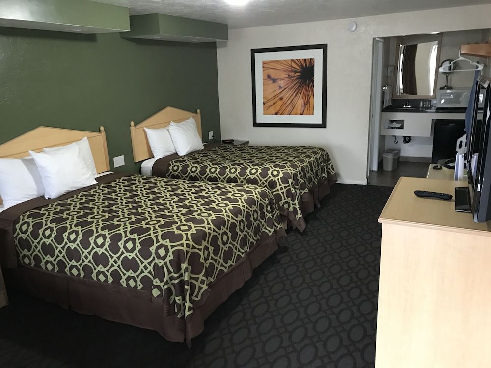 Downtown Inn Standard Room, 2 Queen Beds, Non Smoking 2