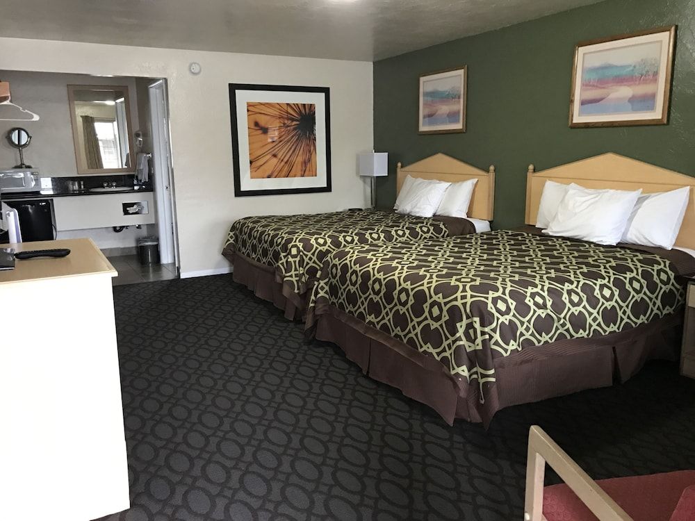 Downtown Inn Standard Room, 2 Queen Beds, Non Smoking