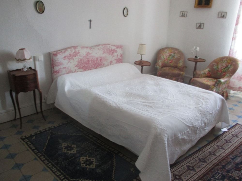 Double Room (Isabeau)