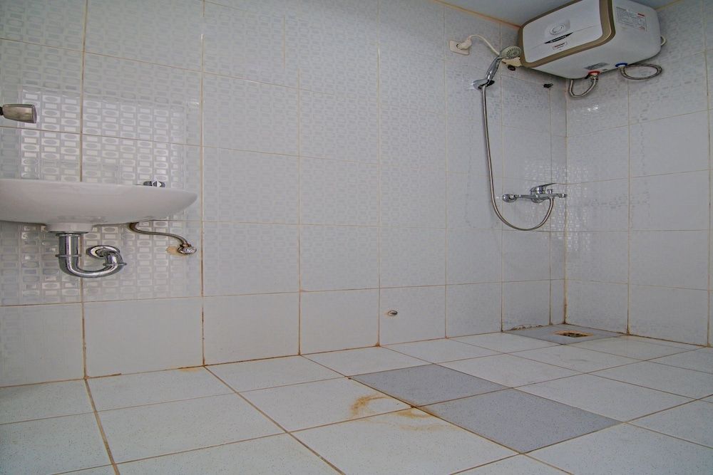 OYO 92300 Koala House Executive Double Room 9