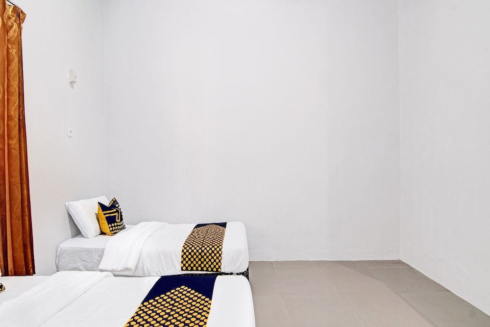 Basic Twin Room