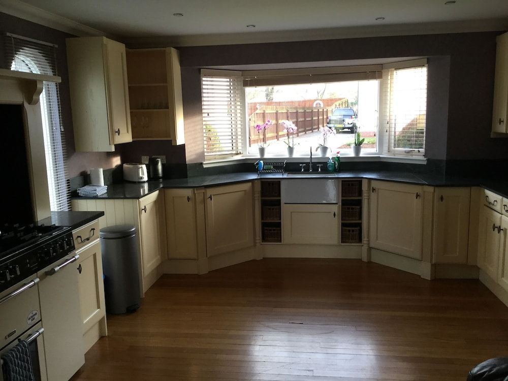 Inverness Apartments - West Heather Apartment 7