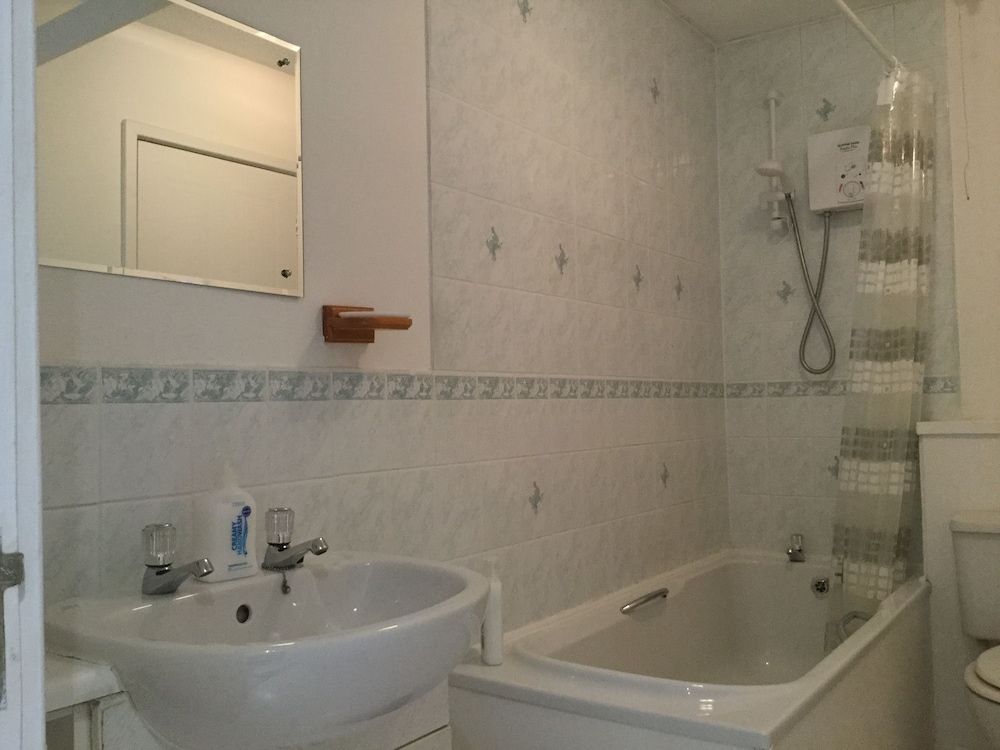 undefined Inverness Apartments - Castle Heather 8