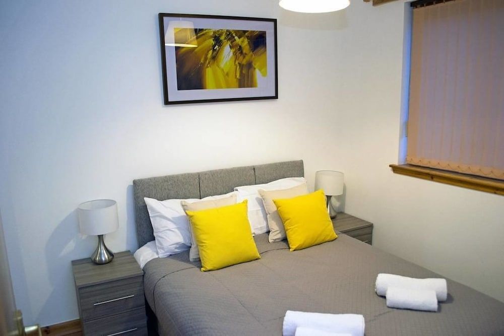 undefined Fantastic Flat near Inverness Center