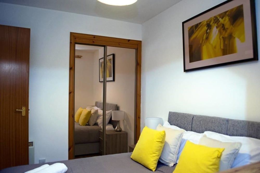 undefined Fantastic Flat near Inverness Center 3