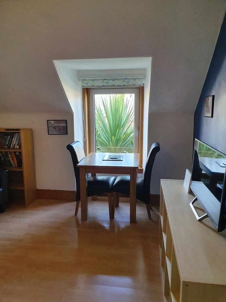 undefined Kenneth Street Apartment 8