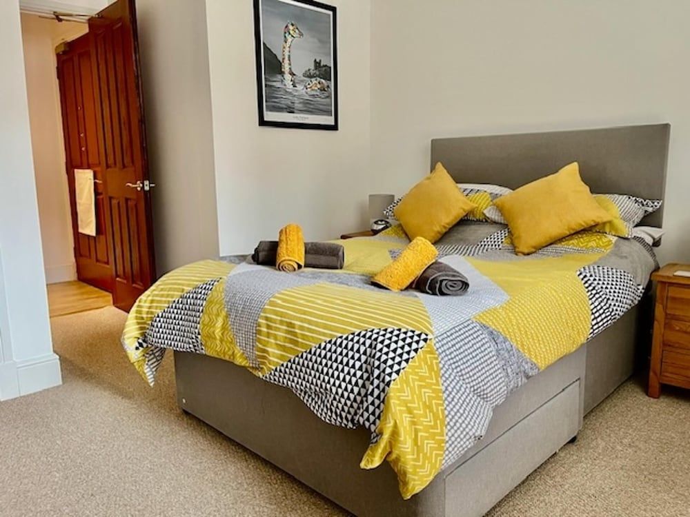 undefined Stunning Spacious Apartment on River Ness 4