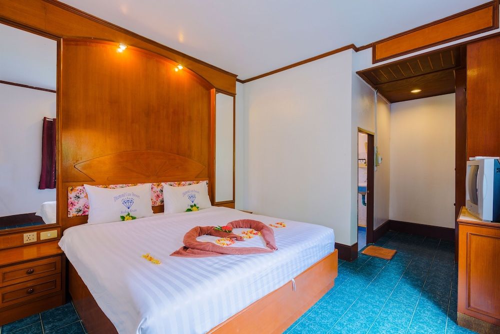 Diamond Cave Resort Bungalow A/C (1 Double Bed) 10