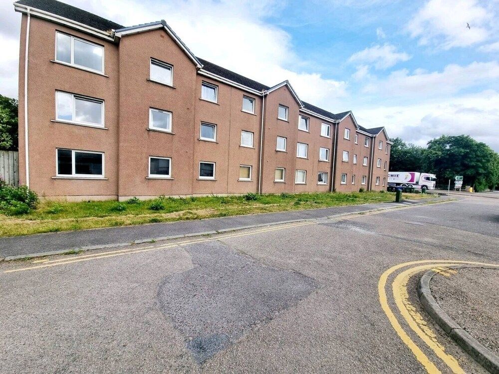 undefined Lovely 2 bed with free parking 4