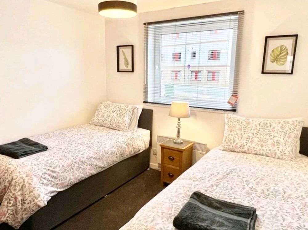 undefined Lovely 2 bed with free parking 7