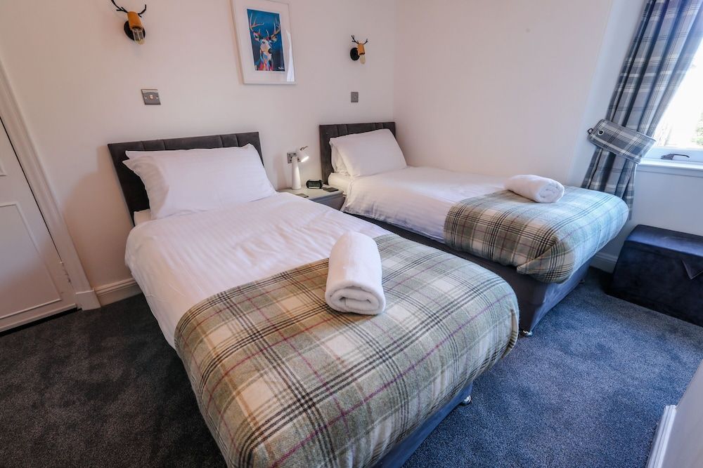 undefined Aye Stay 10