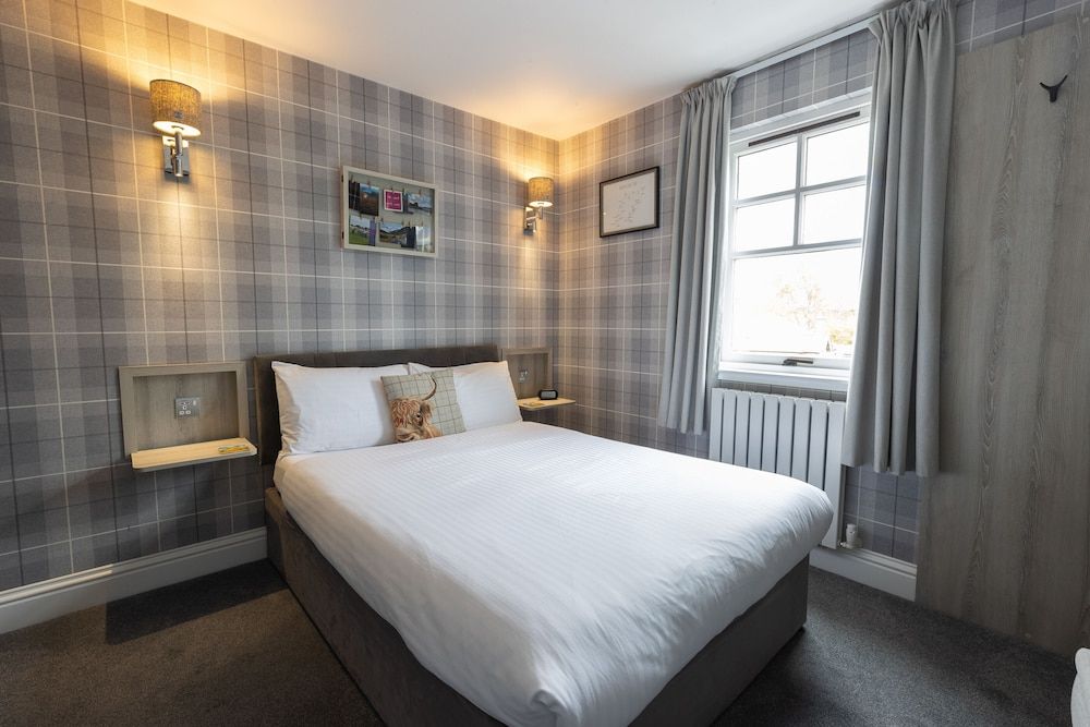 undefined Aye Stay 5