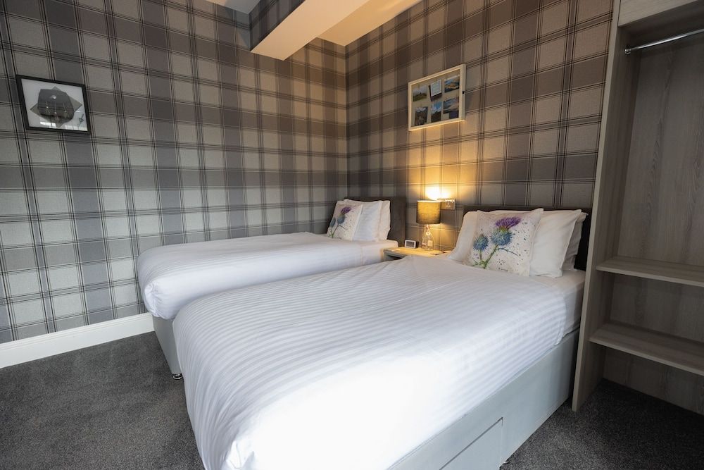 undefined Aye Stay 9