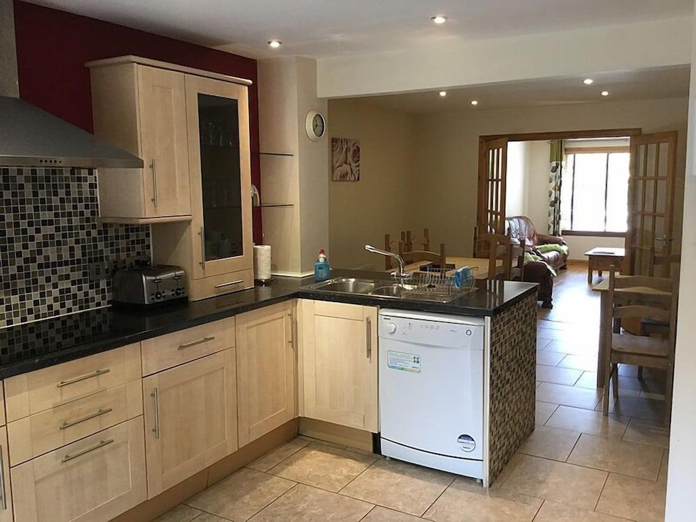 4 Bedroom House Stratherrick Apartment 12