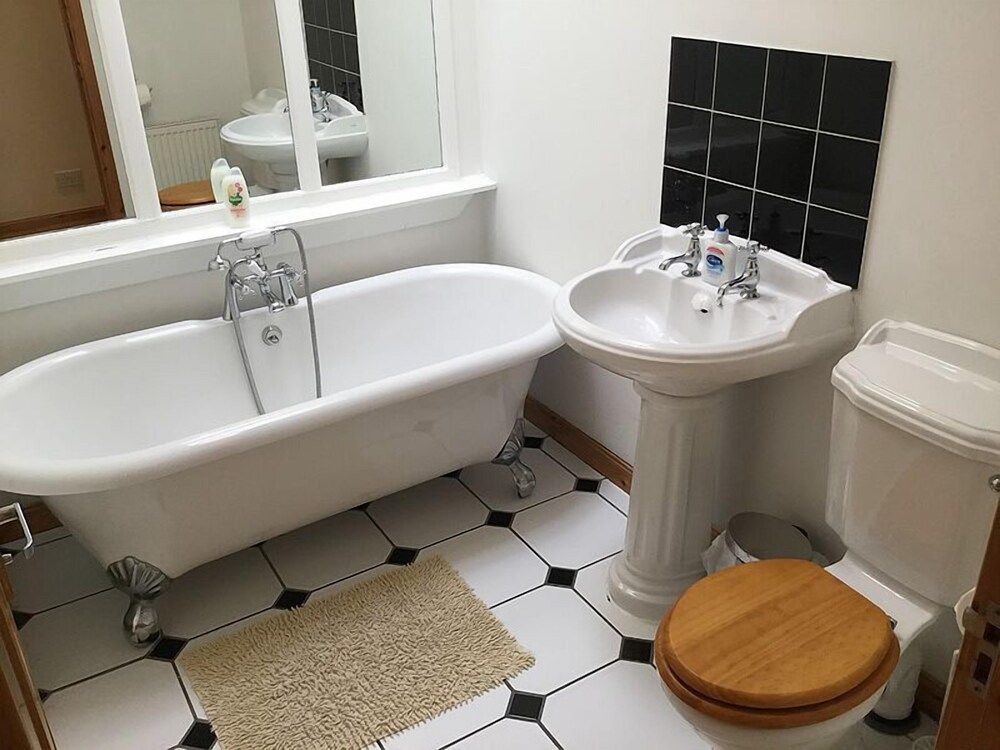 4 Bedroom House Stratherrick Apartment 19