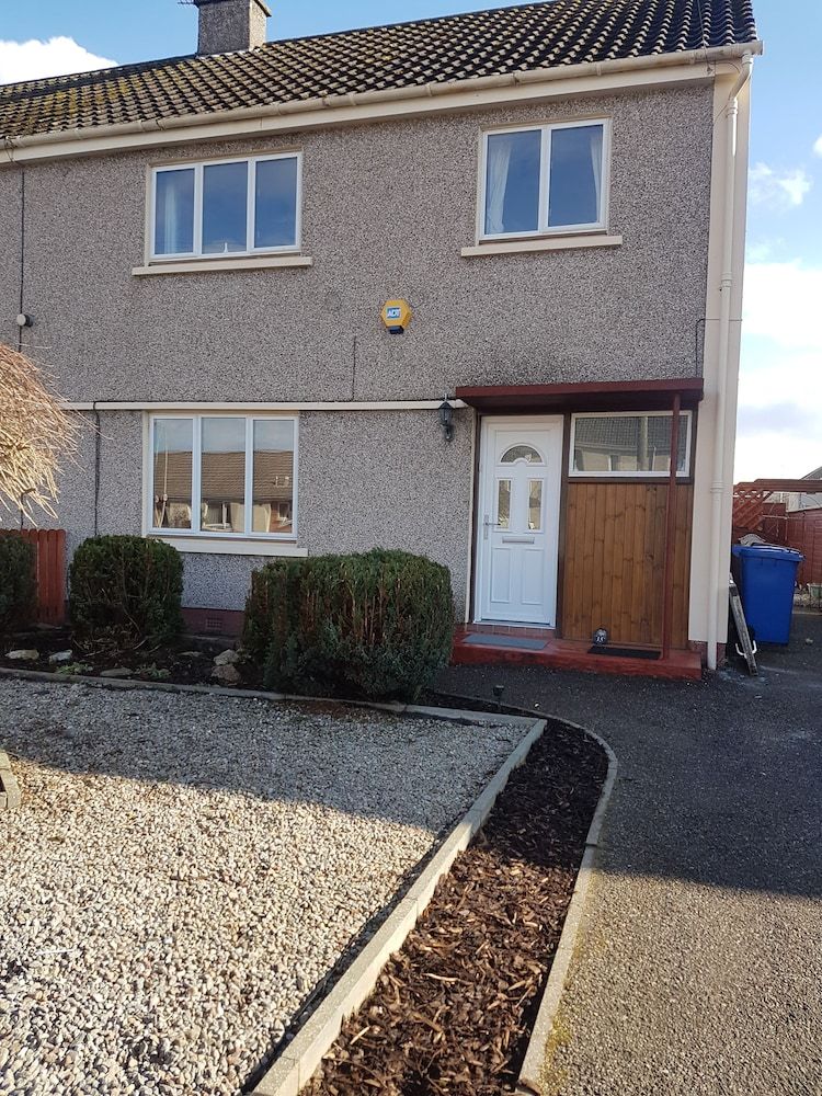 undefined Kilmuir road