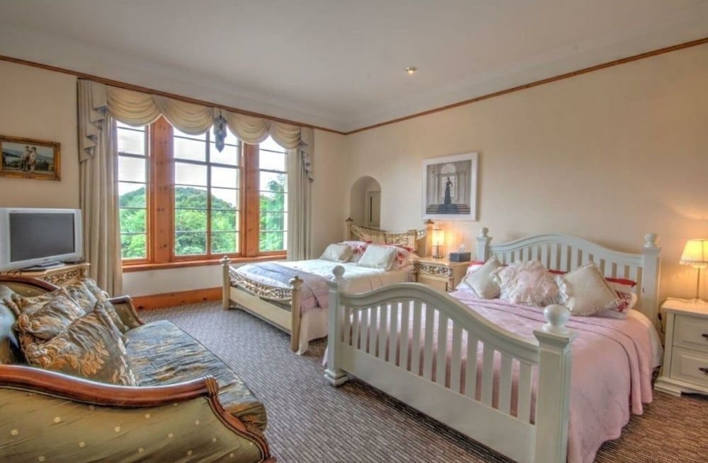 undefined Stunning 5-bed House in Inverness 5