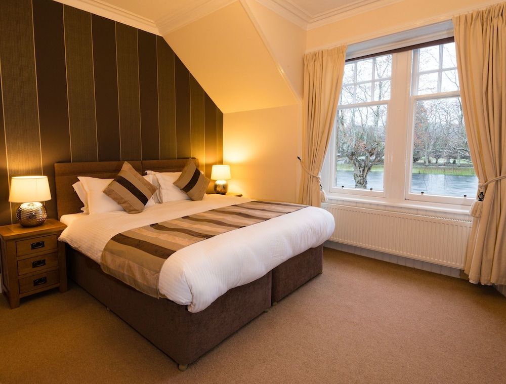 undefined River House 7