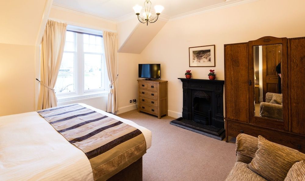 undefined River House 8