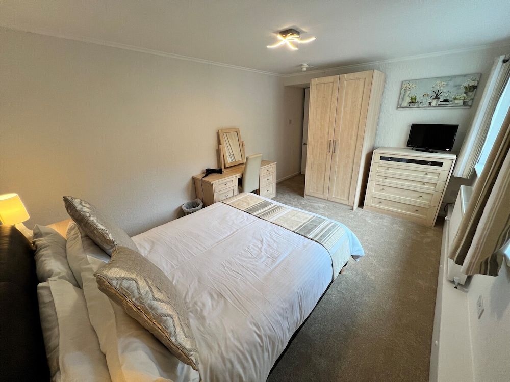 Rossal House Apartments Luxury Apartment, Ensuite, Garden View (2 Bed) 4