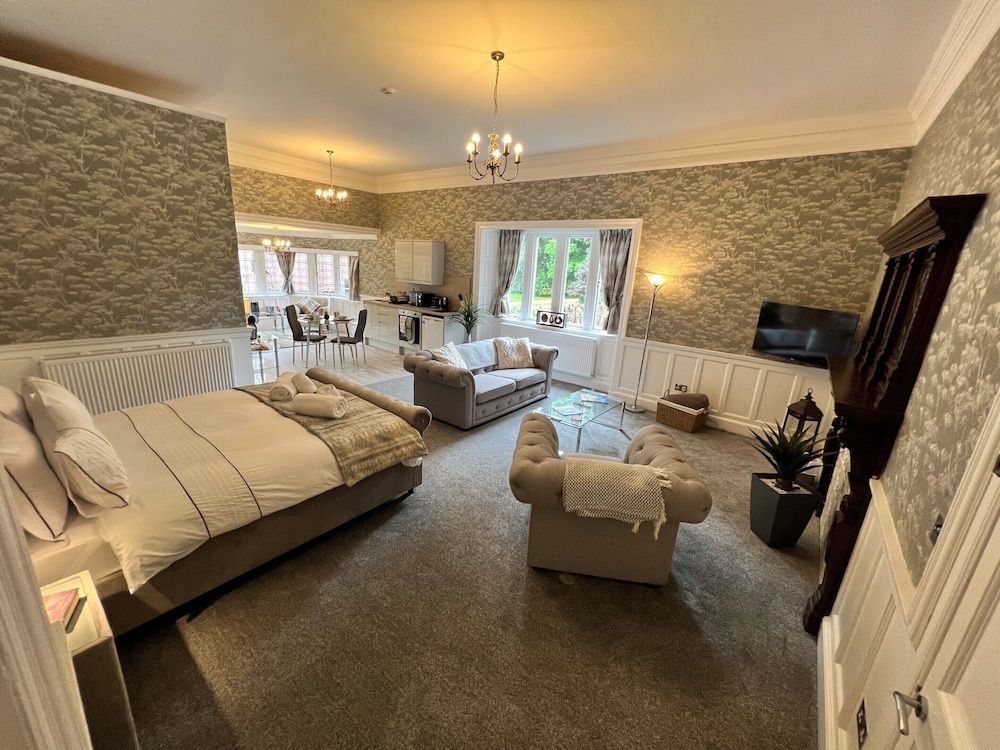 Rossal House Apartments Superior Apartment, Ensuite, Garden View (Studio) 3