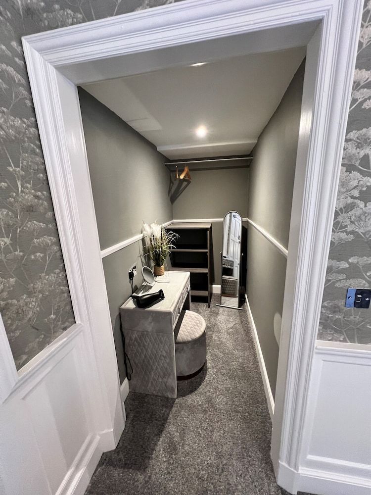 Rossal House Apartments Superior Apartment, Ensuite, Garden View (Studio) 7