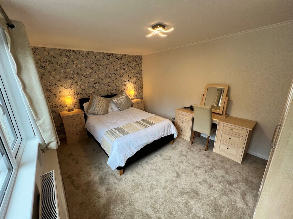 Rossal House Apartments Luxury Apartment, Ensuite, Garden View (2 Bed)
