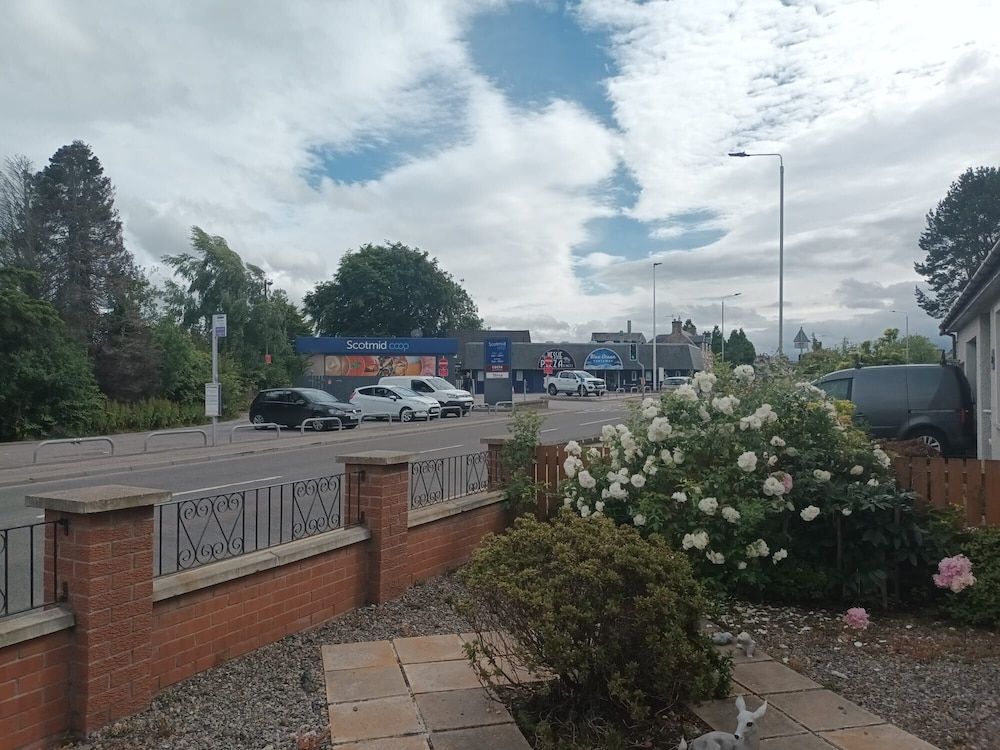 Ashly 3-bed Home 12 Minute Walk Inverness Centre House 16